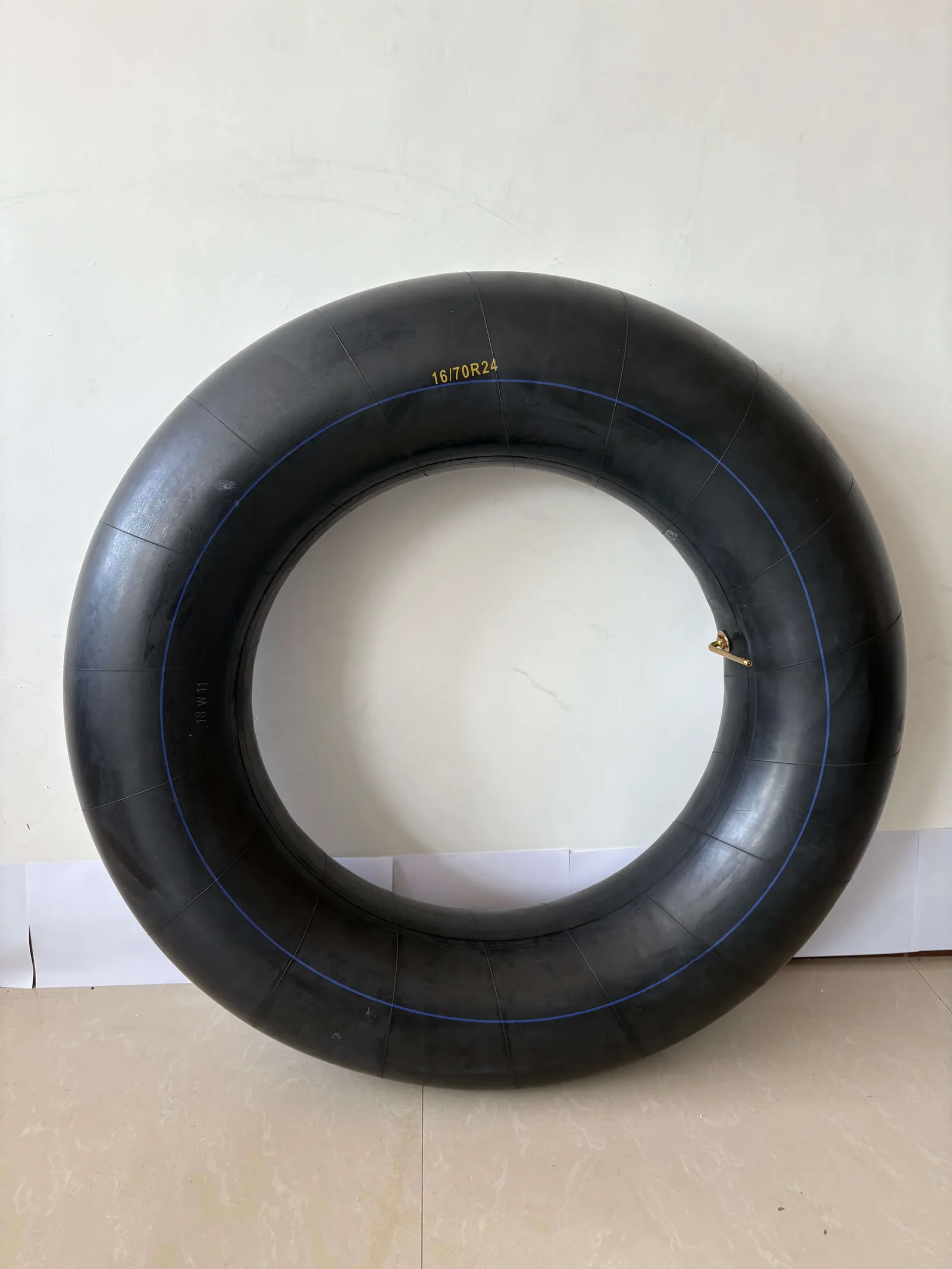 16/70-24 inner tube detail 2